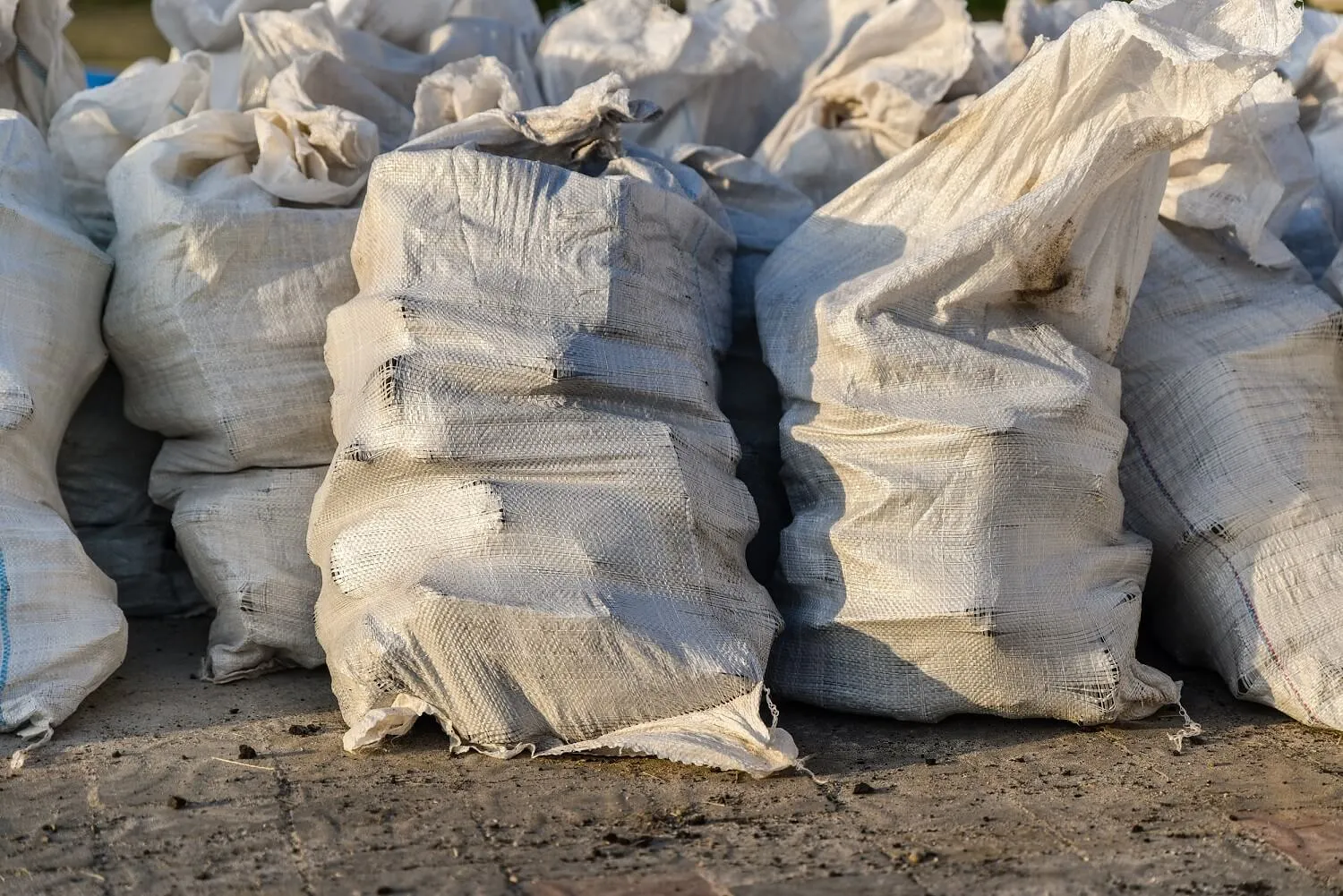 25" x 40" Large Sandbags (2X Thicker) - Empty, Reusable