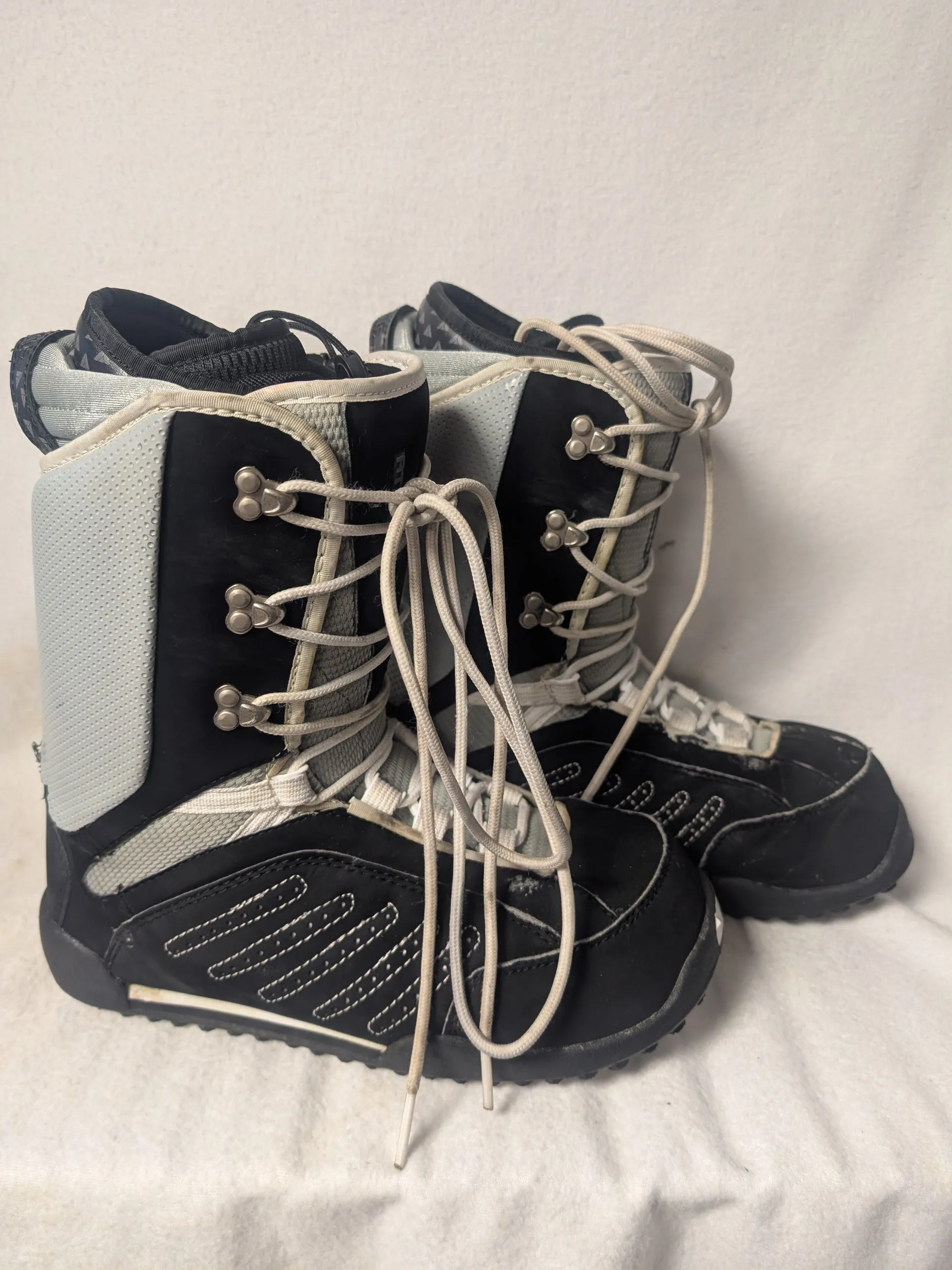 Atlantis Snowboard Boots Size 8 Black Used Lace Up