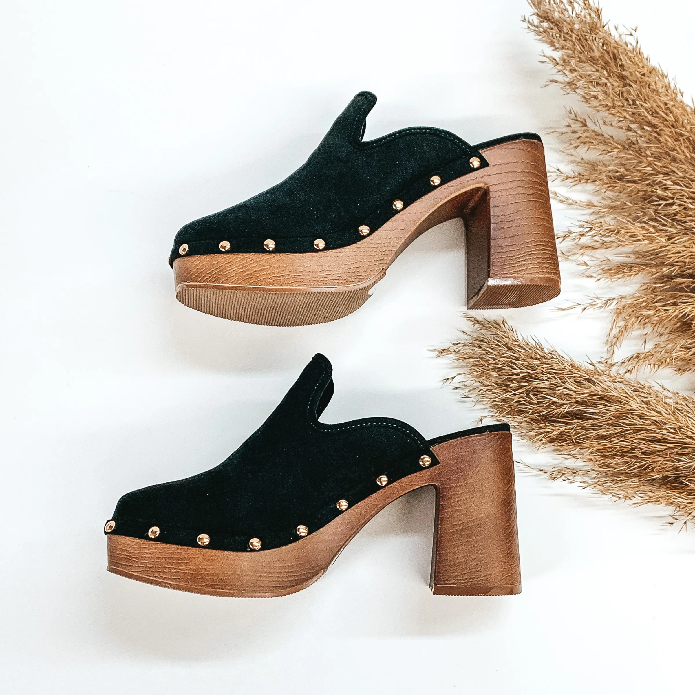 Groovy State of Mind Heeled Clog Mules in Black