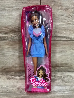 NEW Barbie Fashionistas Doll with Prosthetic Leg - Brunette 11" Tall