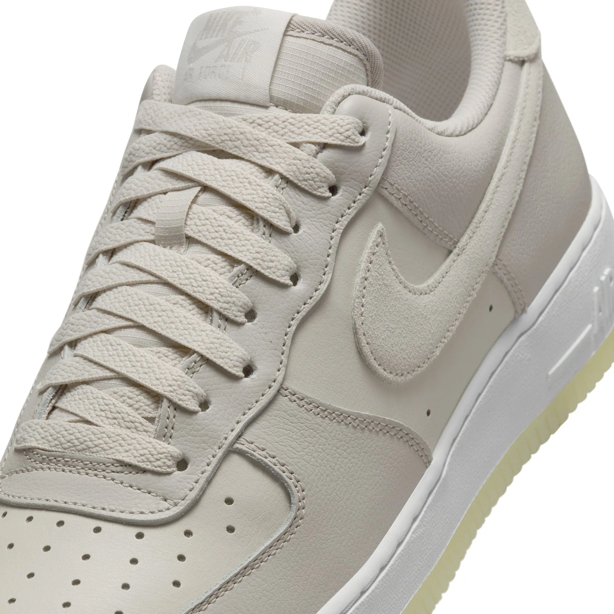 Nike - Air Force 1 '07 LV8 ~ Light Bone