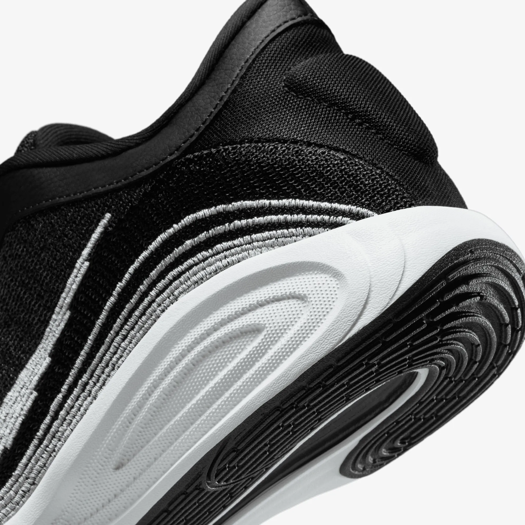 NIKE | G.T. HUSTLE ACADEMY EP { BLACK/WHITE