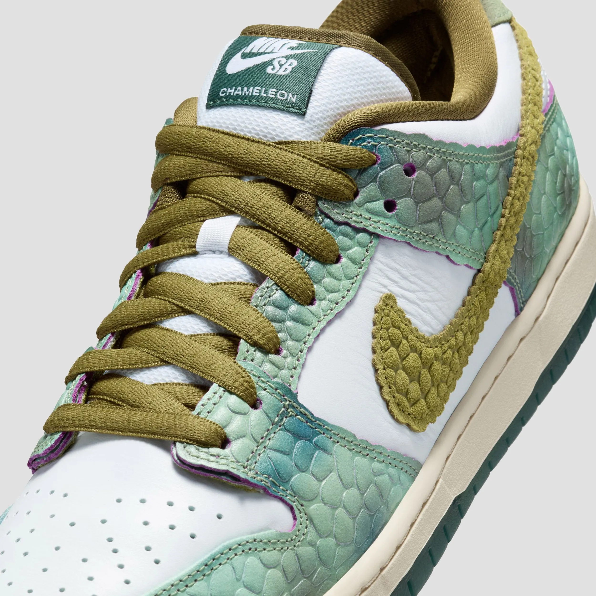 Nike SB Dunk Low Pro Alexis Skate Shoes Oil Green / Desert Moss / White