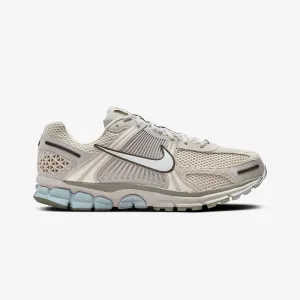 Nike | ZOOM VOMERO 5 SE  { LT OREWOOD BRN/LT OREWOOD BRN