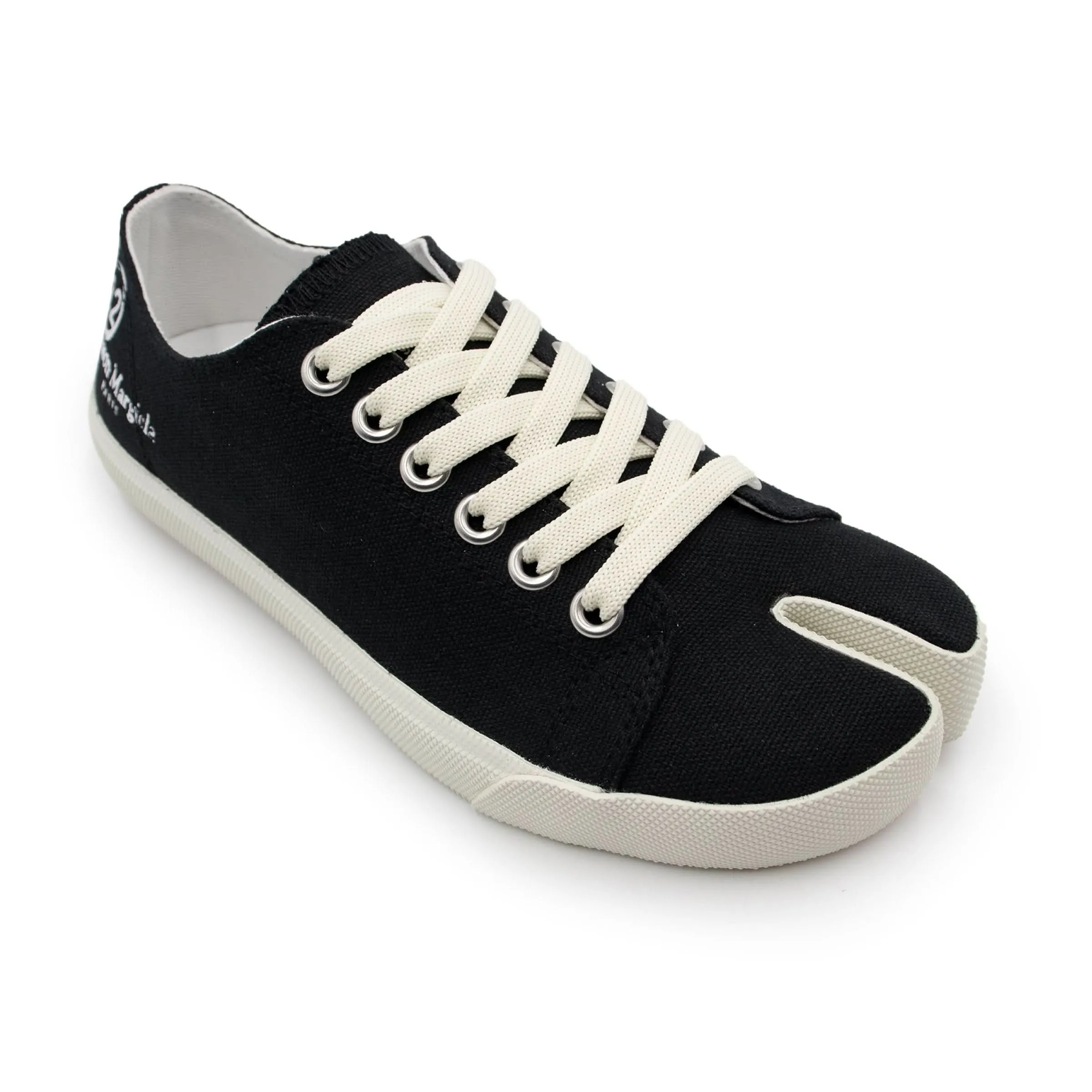 Tabi Toe Low Sneakers in Black