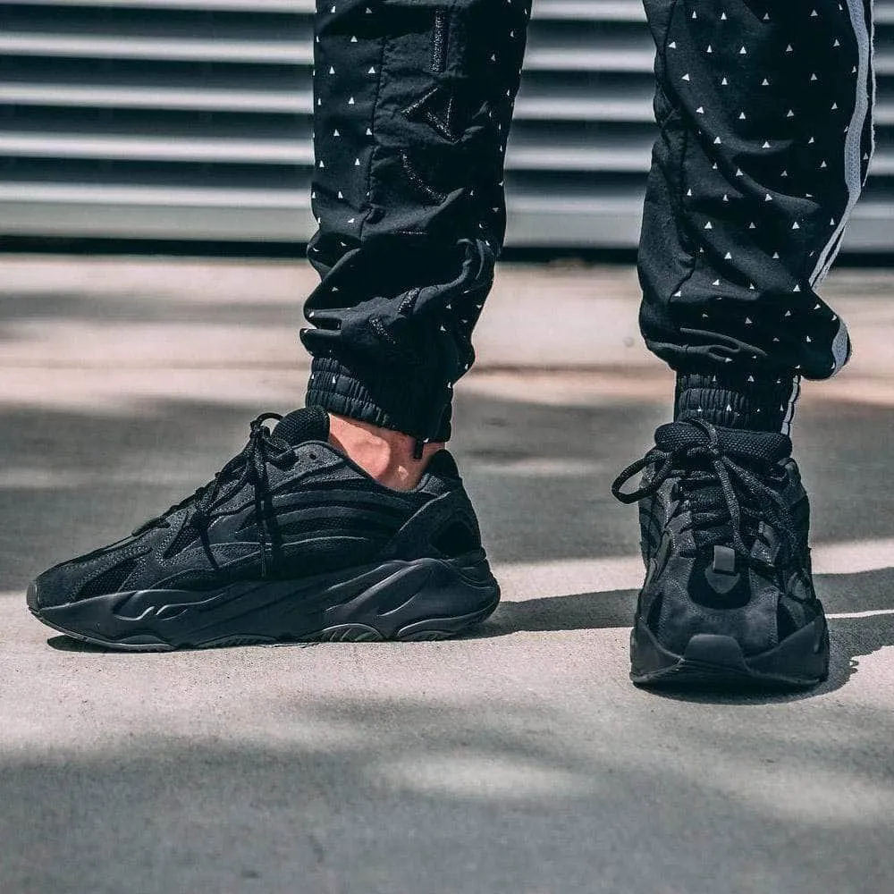 YEEZY BOOST 700 V2 VANTA